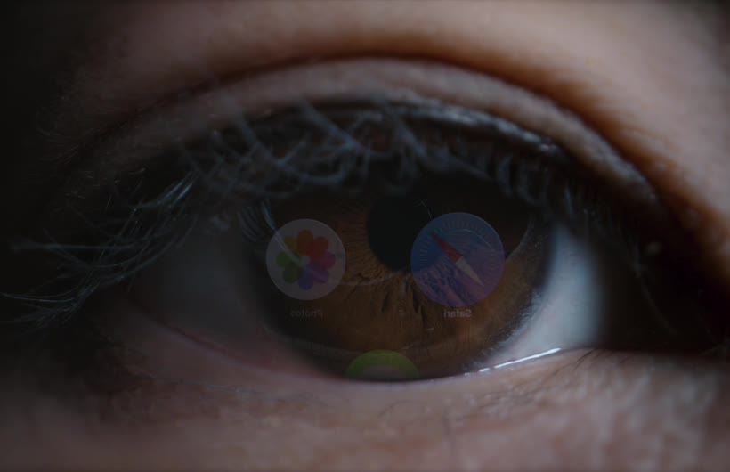 Navigating apps and scrolling a Safari page using only eye movement in Apple Vision Pro